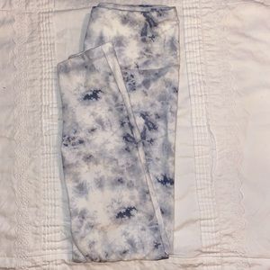 Like new yogalicious tie dyed leggings